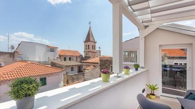 Šibenik, stadscentrum, toeristische accommodatie met 11 eenheden, uniek aanbod