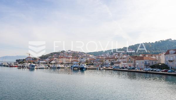Trogir, Čiovo, građevinsko zemljište s pogledom na grad