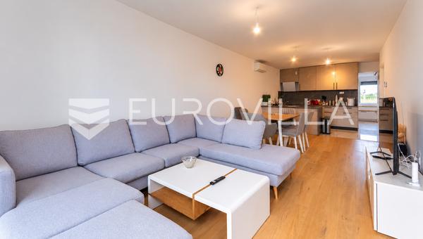 Varaždin, Kućan Marof - apartamento moderno y completamente amueblado de dos dormitorios, 85,83 m²