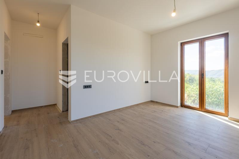 Isztria, Modern villa úszómedencével és kilátással az Učka-hegyre és a természetre - 13