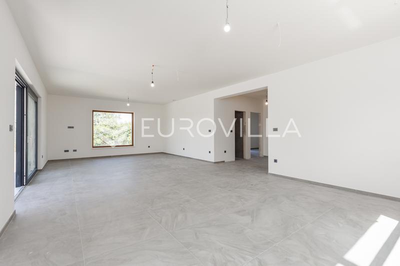 Isztria, Modern villa úszómedencével és kilátással az Učka-hegyre és a természetre - 7