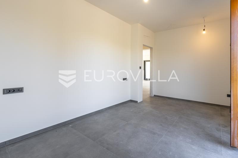 Isztria, Modern villa úszómedencével és kilátással az Učka-hegyre és a természetre - 20