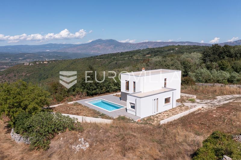 Isztria, Modern villa úszómedencével és kilátással az Učka-hegyre és a természetre - 3