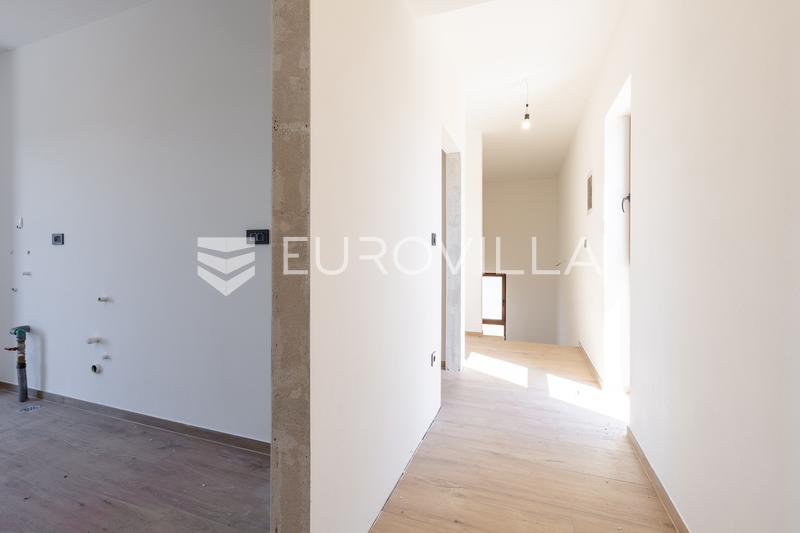 Isztria, Modern villa úszómedencével és kilátással az Učka-hegyre és a természetre - 19