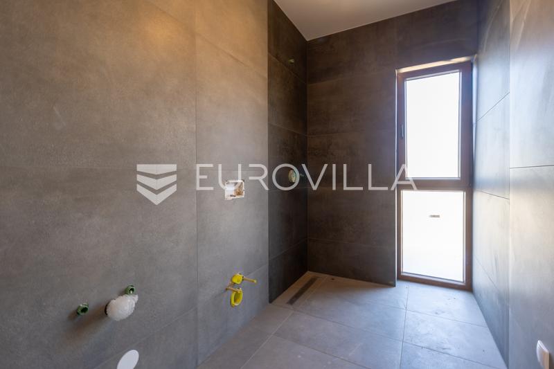 Isztria, Modern villa úszómedencével és kilátással az Učka-hegyre és a természetre - 11