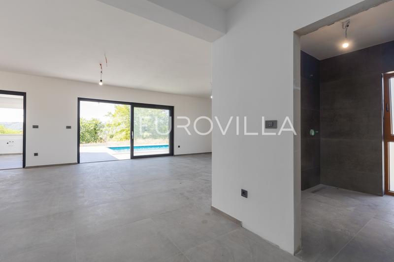 Isztria, Modern villa úszómedencével és kilátással az Učka-hegyre és a természetre - 10