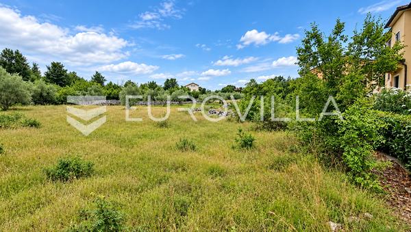 Krk, Malinska, terreno edificabile di 660 m², posizione tranquilla vicino al centro città