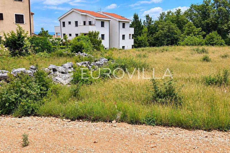 Krk, Malinska, działka budowlana o powierzchni 660 m², spokojna lokalizacja blisko centrum miasta - 4