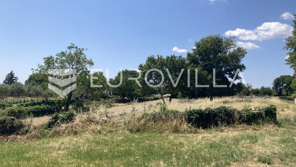 Istrie, Puntera, stavební pozemek 1148 m2 na skvělé poloze v centru obce.