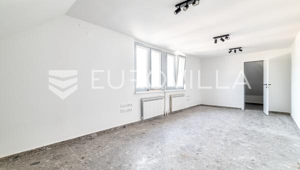 Zágráb, Sesvete, üzleti helyiség, nettó alapterület 160 m2