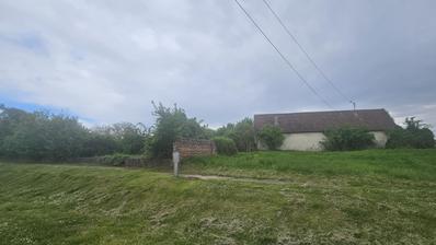 Baranja, Ceminac Kozarac – zemljišče velikosti 10.224 m² z 9 starejšimi objekti