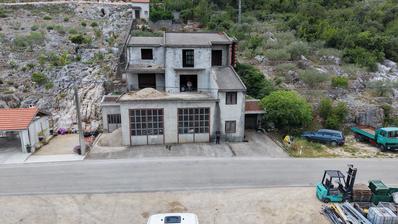Metkovic, Momici, asuin- ja liikerakennus, 516 m²