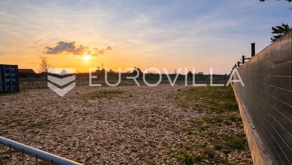 Zadar, Paljuv, ograđeno građevinsko zemljište 980 m²