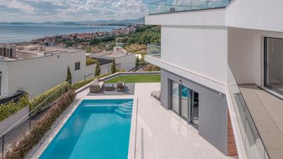 Podstrana, villa de luxo com terraço na cobertura e uma vista maravilhosa.