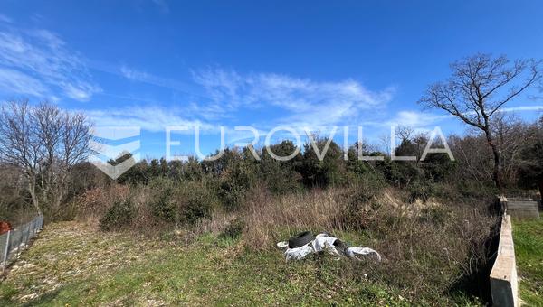 Ístria, Sisan, terreno agrícola 450 m²
