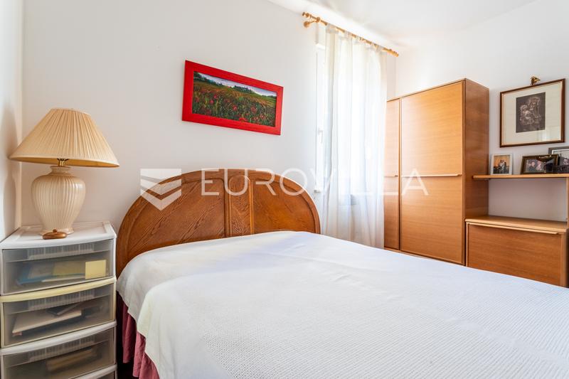 Split, Mertojak, cómodo apartamento de dos dormitorios en un bonito edificio - 9
