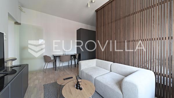 Osijek, Merkez - 40 m²'lik tasarım daire kiralıktır.