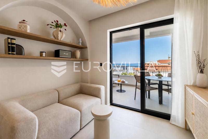 Podstrana, onlangs gerenoveerd tweekamerappartement te huur nabij de zee - 1