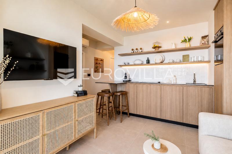 Podstrana, onlangs gerenoveerd tweekamerappartement te huur nabij de zee - 4