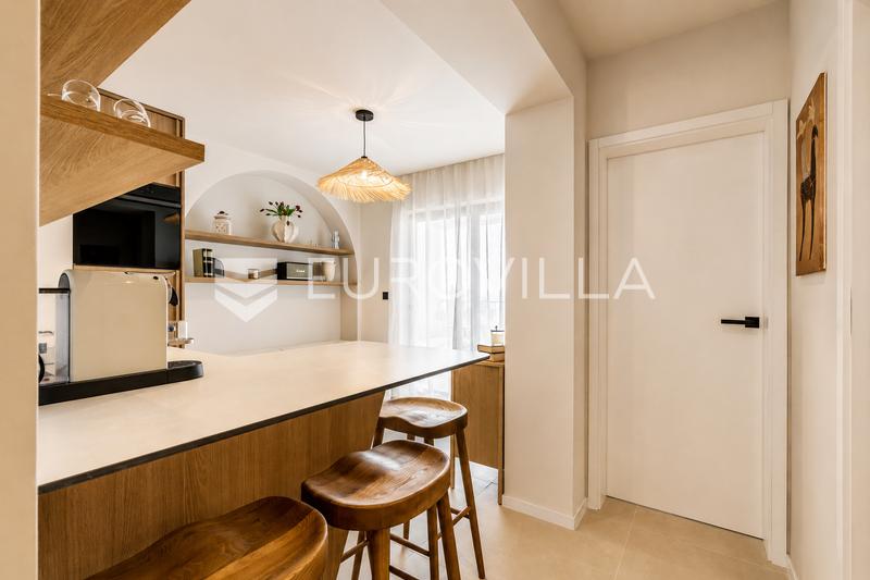 Podstrana, onlangs gerenoveerd tweekamerappartement te huur nabij de zee - 15
