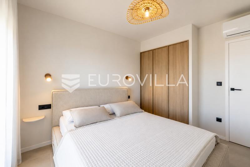 Podstrana, onlangs gerenoveerd tweekamerappartement te huur nabij de zee - 11