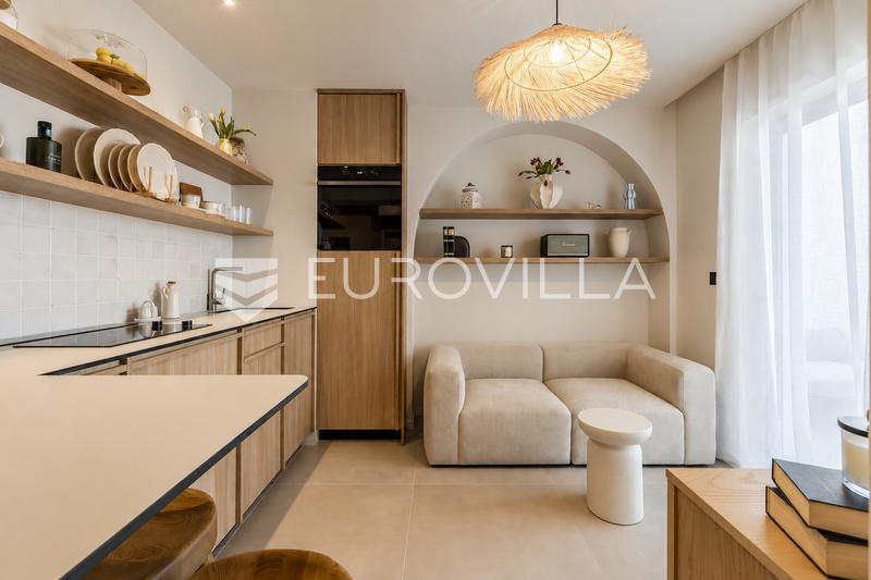 Podstrana, onlangs gerenoveerd tweekamerappartement te huur nabij de zee - 2