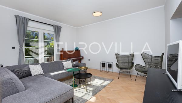 Opatija, Centro, lujoso apartamento de cuatro dormitorios de 110 m²