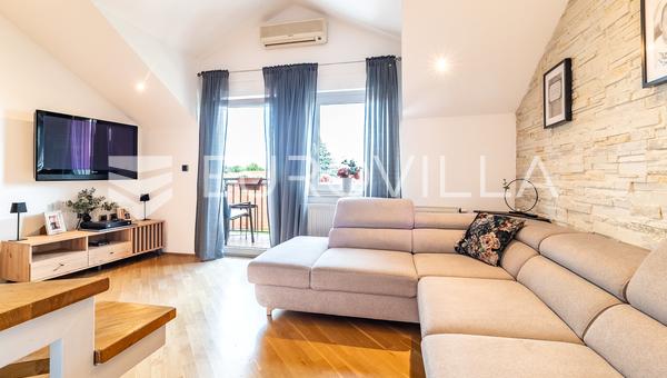 Zagreb, Buzin, predivan trosoban stan površine 61 m²