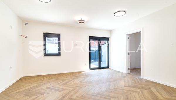Zagreb, Ravnice, en attraktiv treværelses lejlighed med terrasse og have, 63 m²