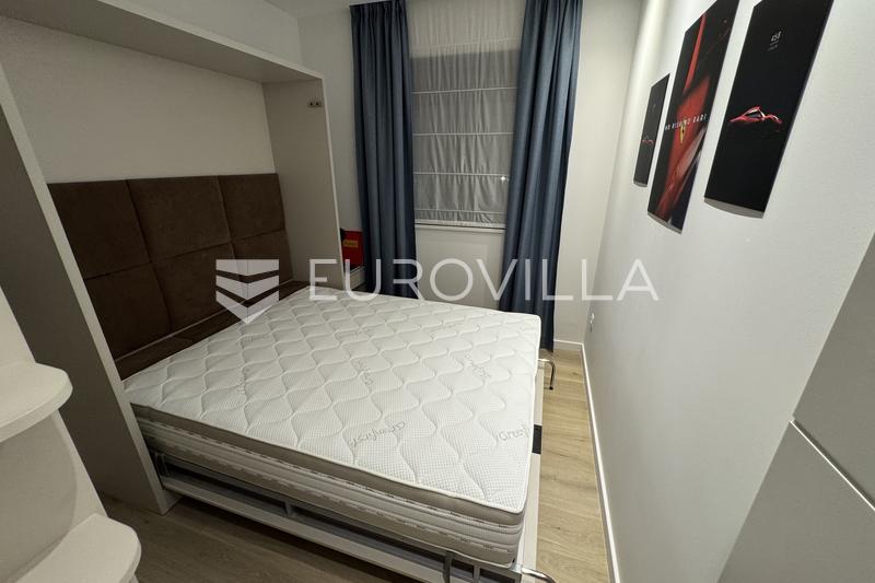 Kastel Kambelovac - ático amueblado de tres dormitorios con una amplia terraza en la azotea y vistas impresionantes - 15