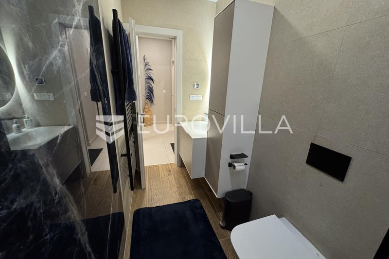Kastel Kambelovac - ático amueblado de tres dormitorios con una amplia terraza en la azotea y vistas impresionantes - 25