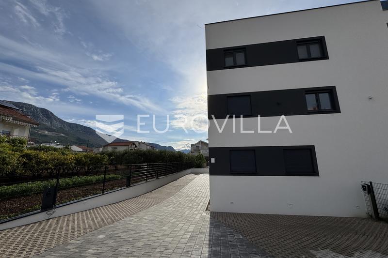 Kastel Kambelovac - ático amueblado de tres dormitorios con una amplia terraza en la azotea y vistas impresionantes - 28