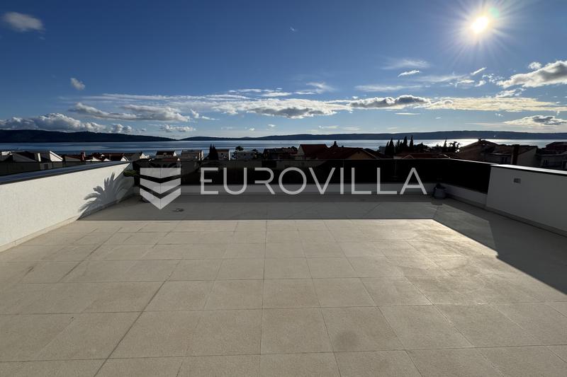 Kastel Kambelovac - ático amueblado de tres dormitorios con una amplia terraza en la azotea y vistas impresionantes - 33