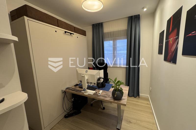 Kastel Kambelovac - ático amueblado de tres dormitorios con una amplia terraza en la azotea y vistas impresionantes - 12