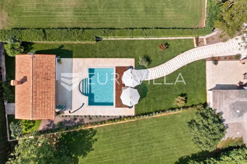 Istria, Cabrunici, viehättävä kivitalo uima-altaalla ja lisätilalla pitkäaikaiseen vuokraukseen - 13