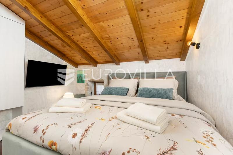 Istria, Cabrunici, viehättävä kivitalo uima-altaalla ja lisätilalla pitkäaikaiseen vuokraukseen - 9