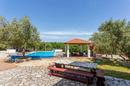 Krk, Dobrinj, rustikalna villa s grijanim bazenom od 60 m², jacuzzijem, saunom i fitnessom - 4