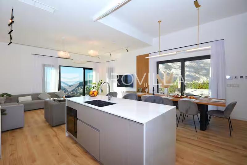 Klis long-term rental villa with five bedrooms, garage, swimming pool and kitchenette all with se - 7