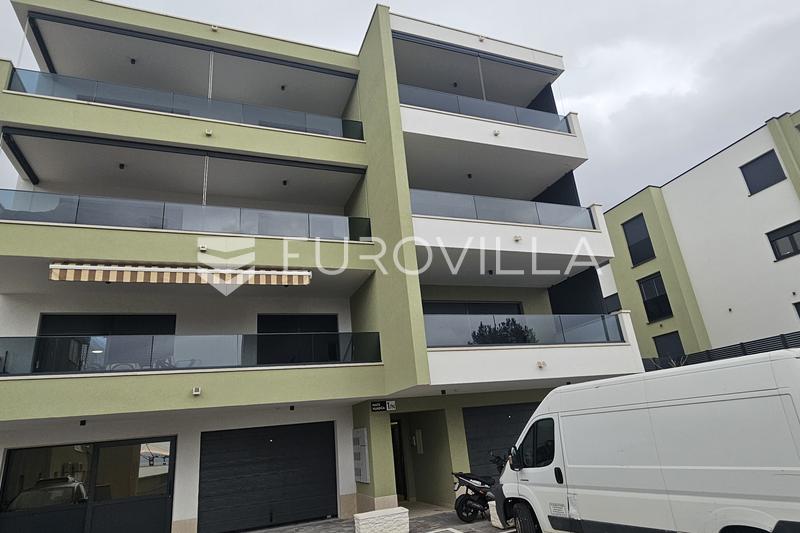 Makarska, apartment 58.3 m² on the 2nd floor with sea view