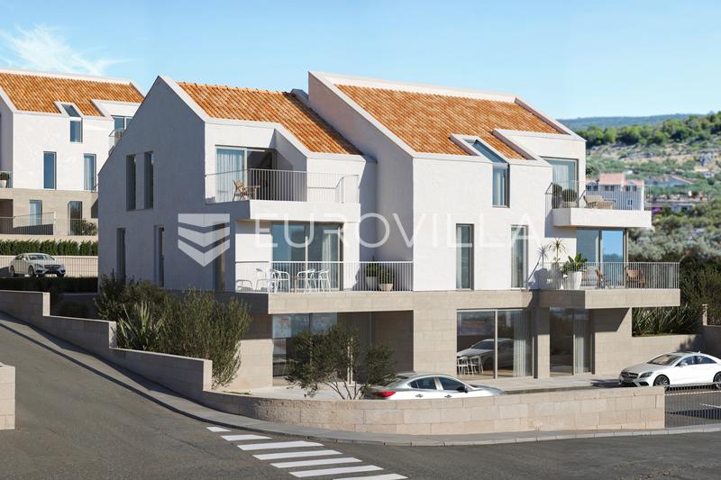 Brač, Supetar, two, bedroom apartment on the first floor with sea view