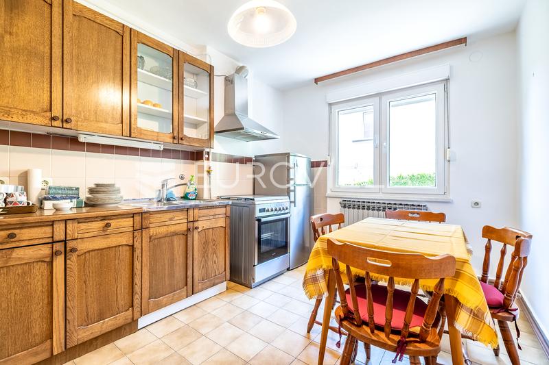 Zagreb, Jandrićeva Street - Three-bedroom apartment with two balconies, a garage, a parking space, a - 5