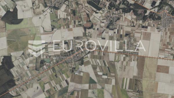 Bizovac - Terreno con Edificios Industriales en Venta (31.000 m²)