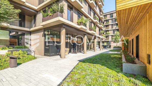 Park Knezeva VMD piękny dwupoziomowy apartament z czterema sypialniami i ogrodem