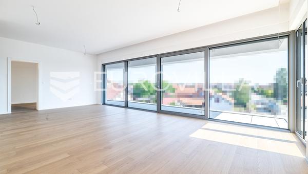 Velika Gorica, prekrasan četverosoban stan 115 m²