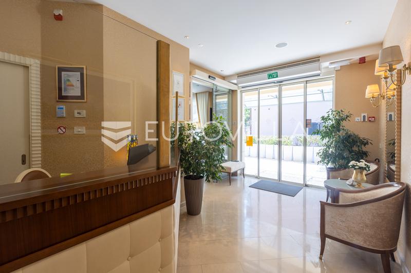Istra, Pula, luksuzni butični hotel na iskani lokaciji s pogledom na morje - 16