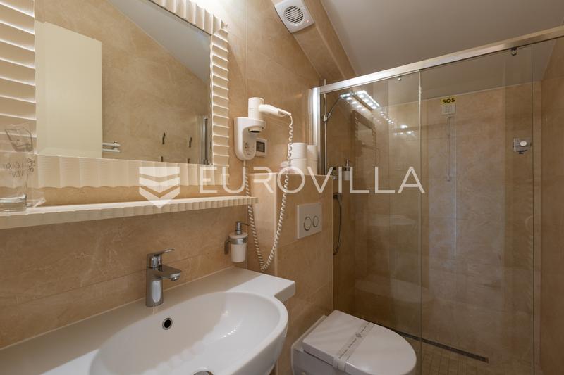 Istra, Pula, luksuzni butični hotel na iskani lokaciji s pogledom na morje - 61