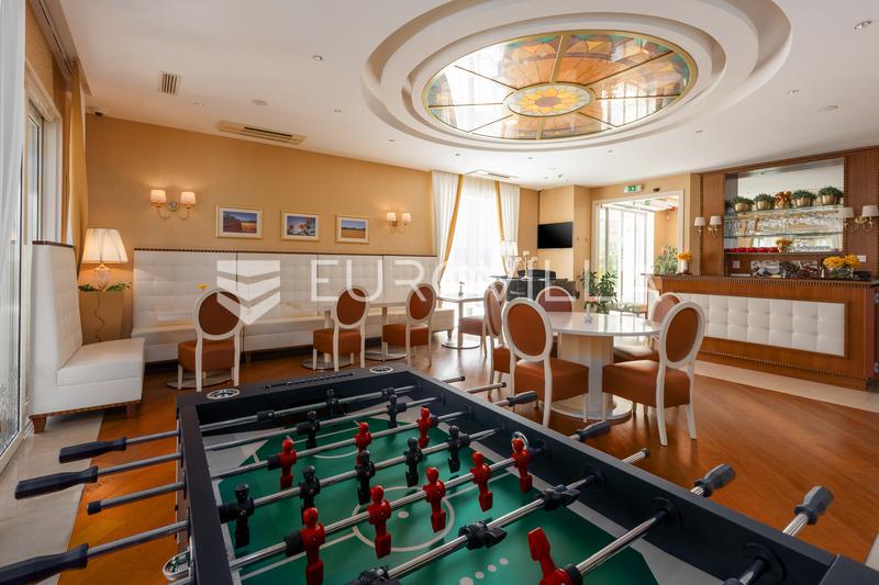 Istra, Pula, luksuzni butični hotel na iskani lokaciji s pogledom na morje - 11