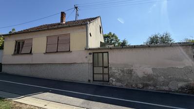 Đakovo, strengt sentrum, hus med gårdsplass på en 222 m² tomt