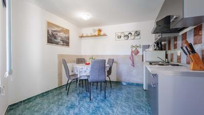 Istria, Medulin, kompletne zariadený apartmán s dvorom, blízko mora a všetkej občianskej vybavenosti