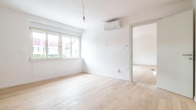 Samobor, Centar, Prekrasan novouređen trosoban stan, 80 m²